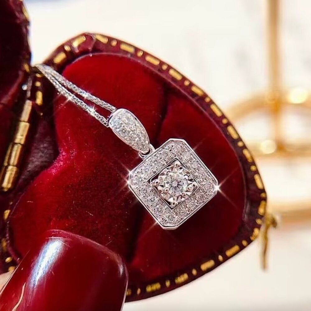 NEW 18k White Gold Round Cut Diamond Necklace Square Diamond Halo Necklace